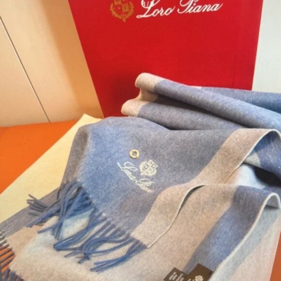Loro Piana Cashmere Scarf - Picture 6 of 7